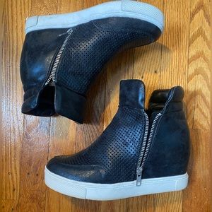 Steve Madden zipper sneaker